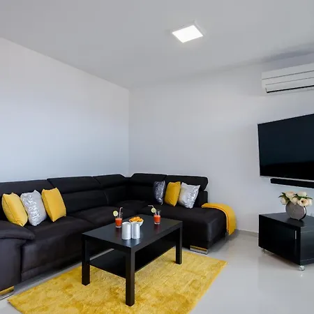 Apartamento With Parking Space Vantacici, Krk - 19382 Malinska